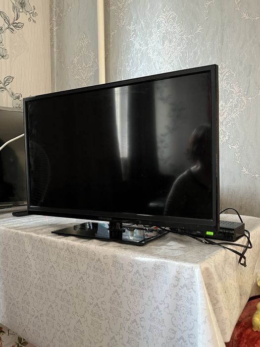 Продам телевизор вместе с приставкой