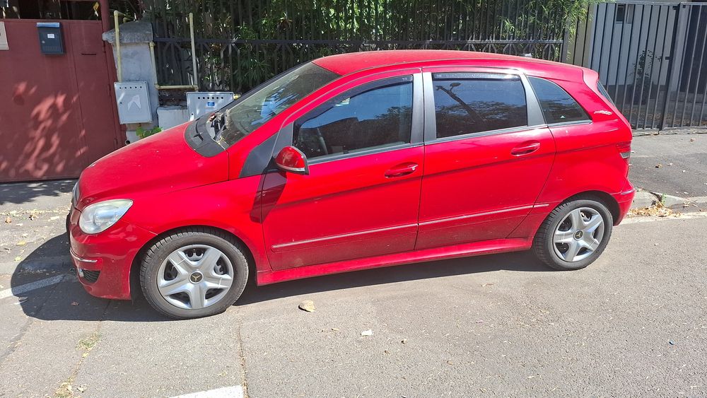 Vând Mercedes B180 CDI din 2009