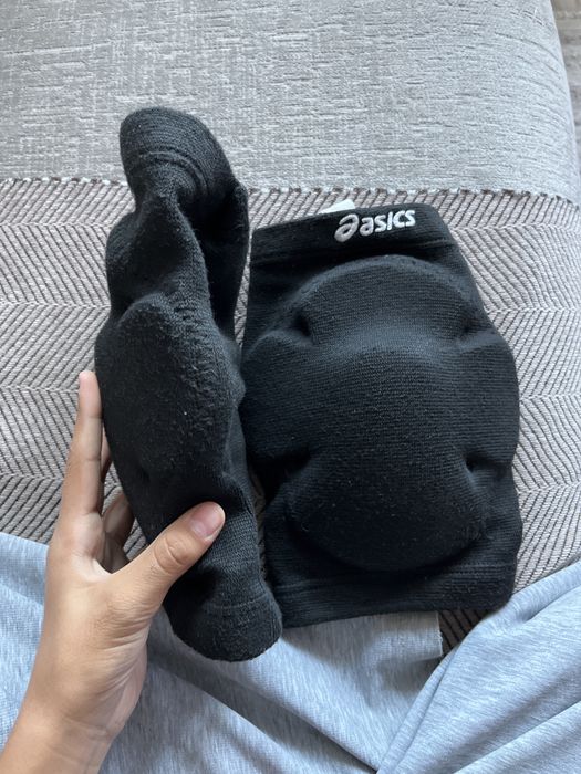 Нокаленики доя волейбола asics