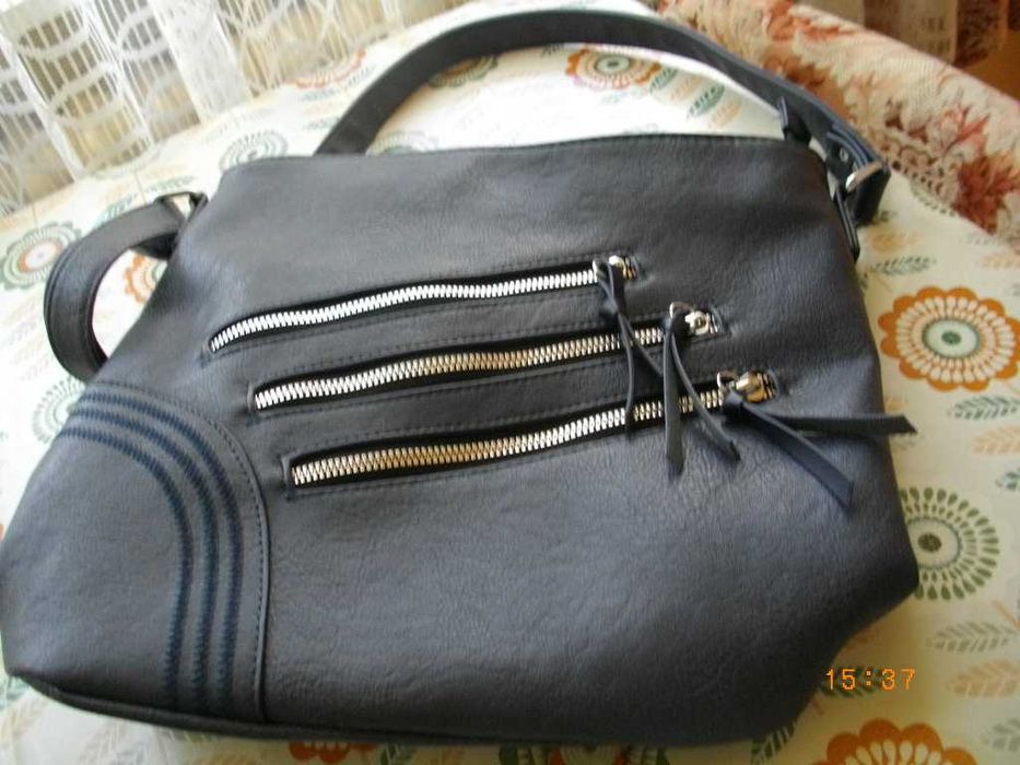 Продавам  нова дамска  чанта