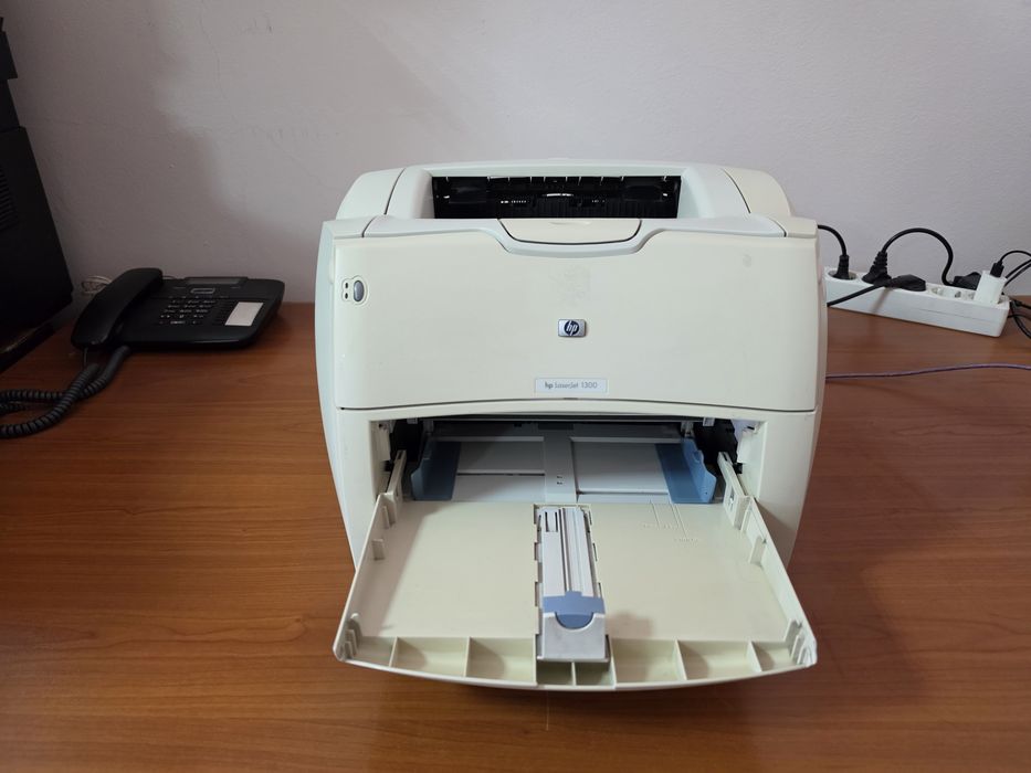 принтер HP LaserJet 1300