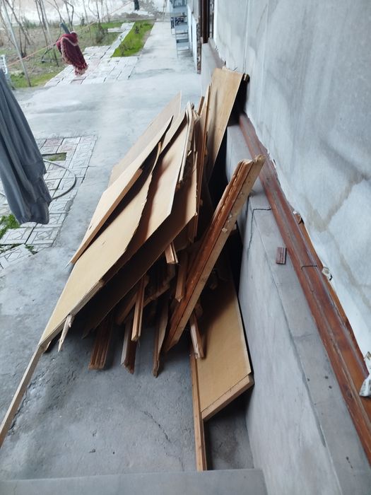 Фанер сотилади .