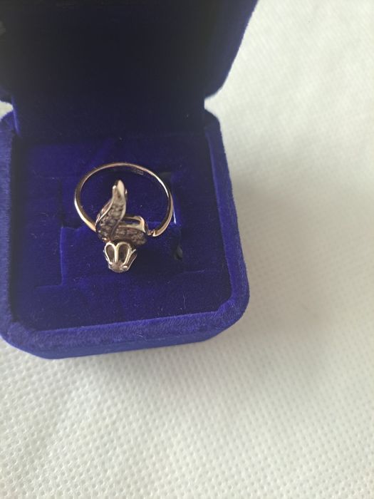 Продам кольцо, золото