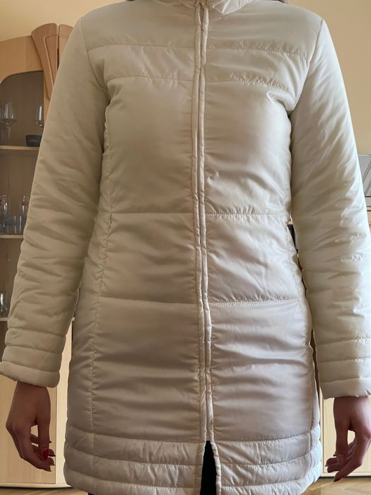 Бяло дълго яке пролет-есен