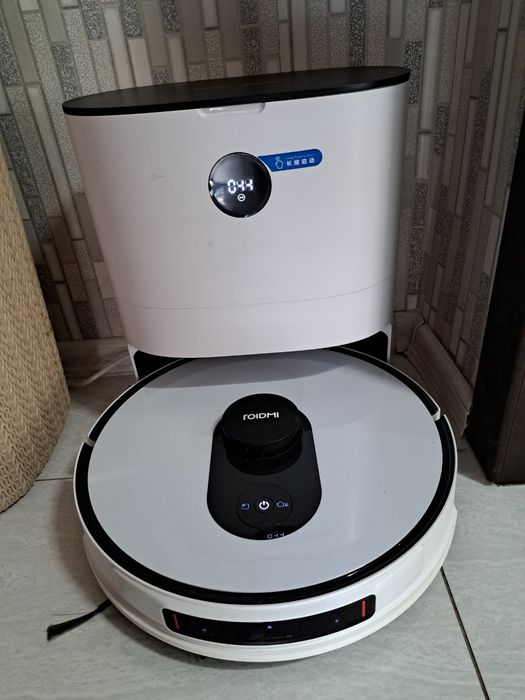 Продавам прахосмукачка робот Xiaomi Roidmi Eve Max