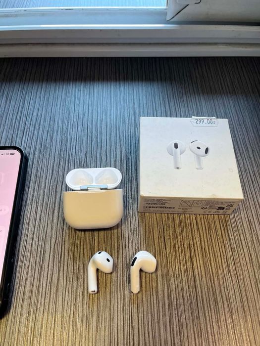 Apple AirPods 4