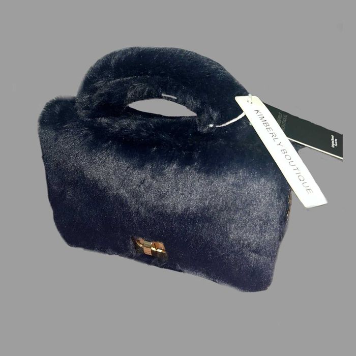 Малка дамска чантичка