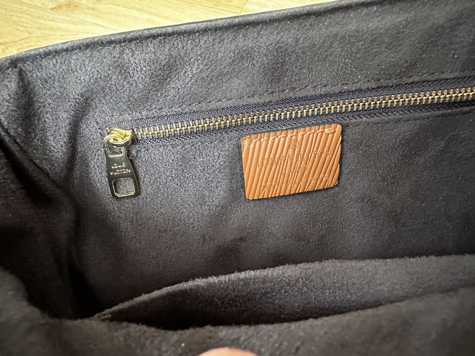 Сумку кожанную продаю