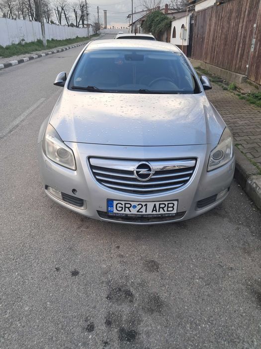 Masina auto opel insignia