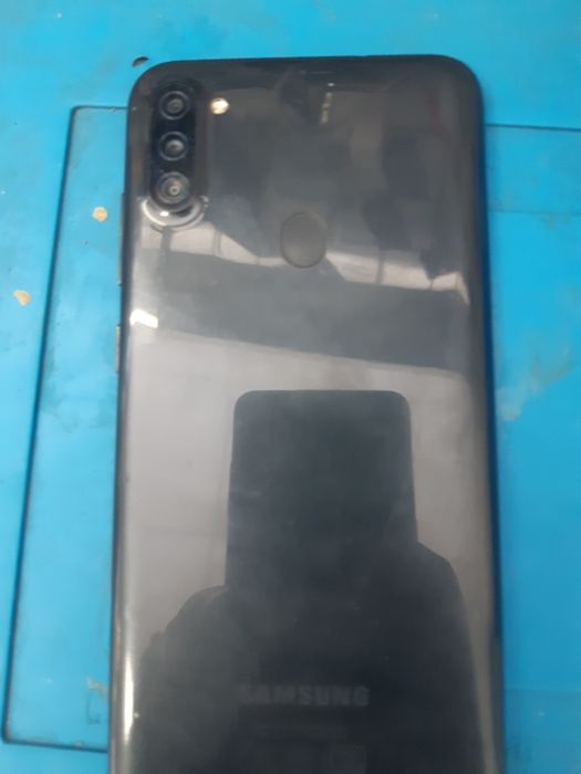 Продам телефон Самсунг Галакси а11