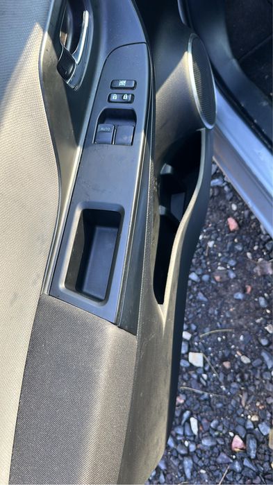 Vând Toyota Yaris Hibrid