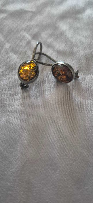 Сребърни обеци с балтийски кехлибар