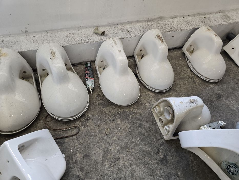 Vase wc suspendate , suport igiena Bebe montaj pe perete
