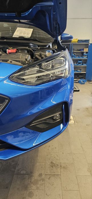 Лява и дясна решетка за предна броня + халоген Ford Focus ST