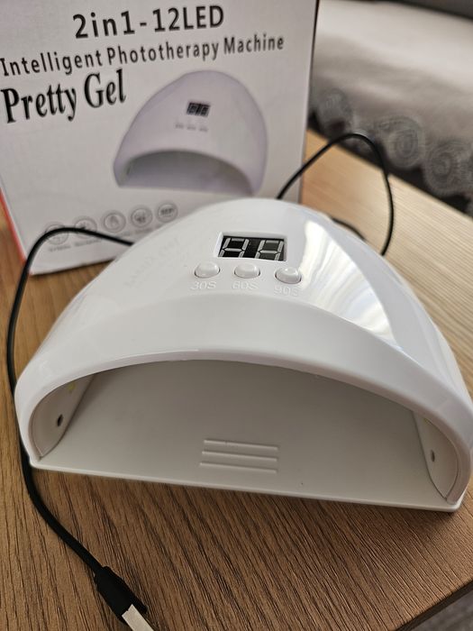 Лампа за нокти .