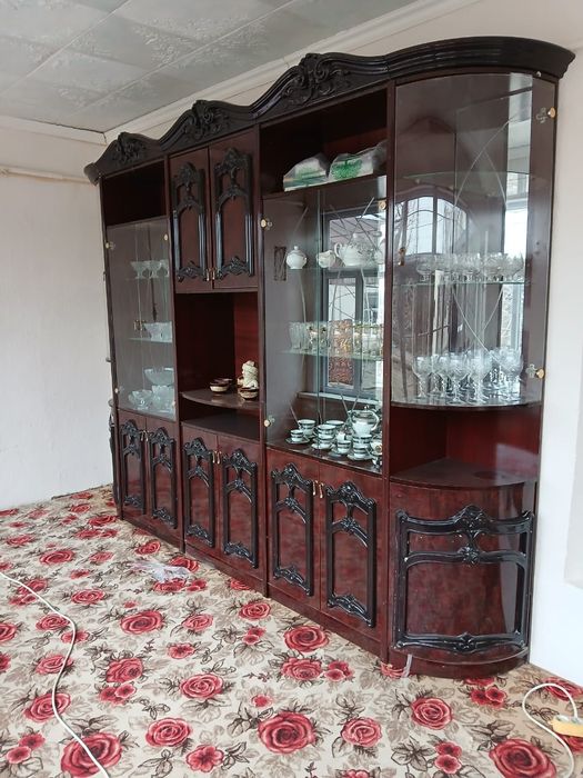 Стенка для посуды