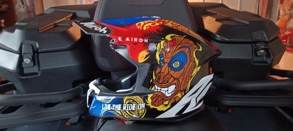 Кросова каска AIROH