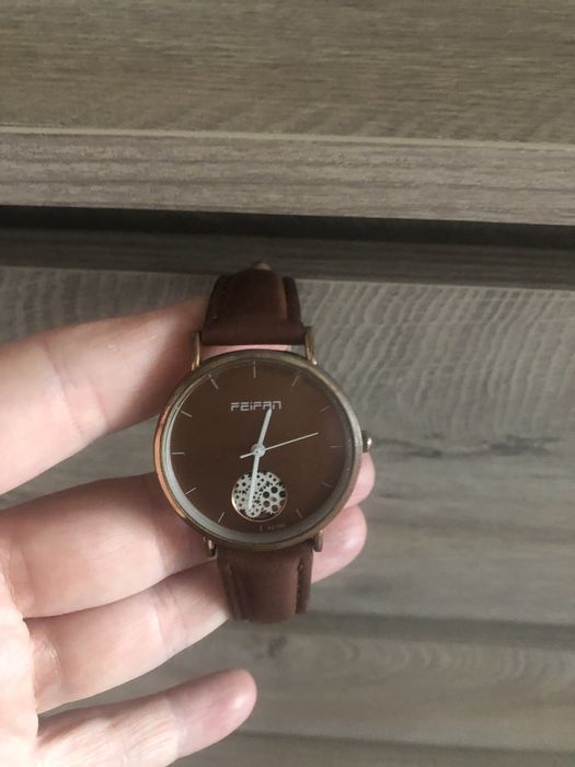 Продам часы женские