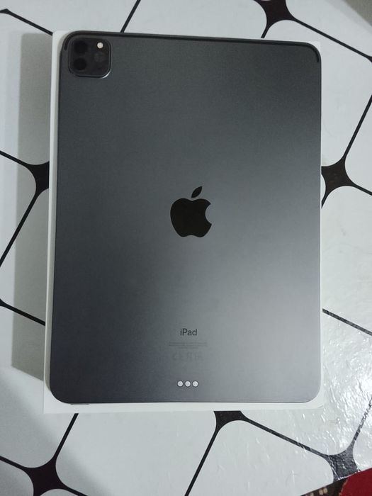 Продам Ipad Pro (2 поколения)