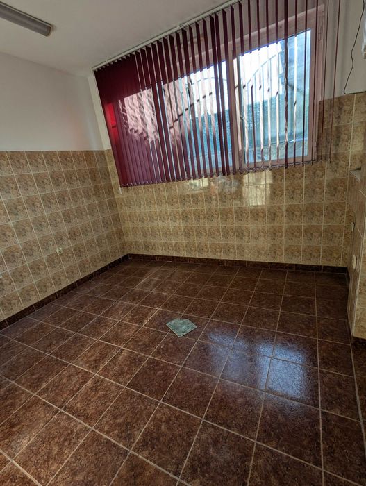 Дава се под наем Магазин в Пловдив, Коматево - 50 кв.м за 204 € - Снимка #1