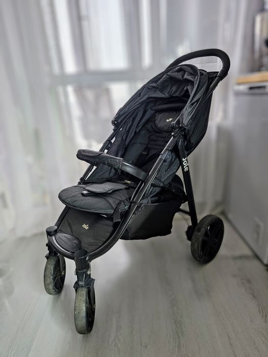 Коляска прогулочная Joie Litetrax