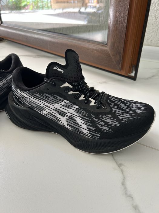 Маратонки Asics novablast 3