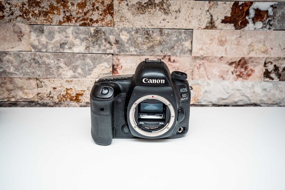 Canon 5D Mark IV 36K