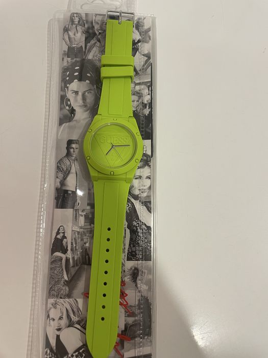 Зелен часовник Guess