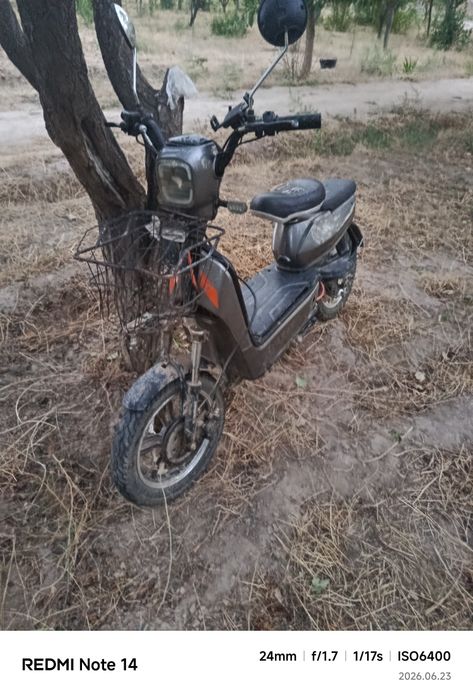 Skuter sotladi 5 akmulyatrli