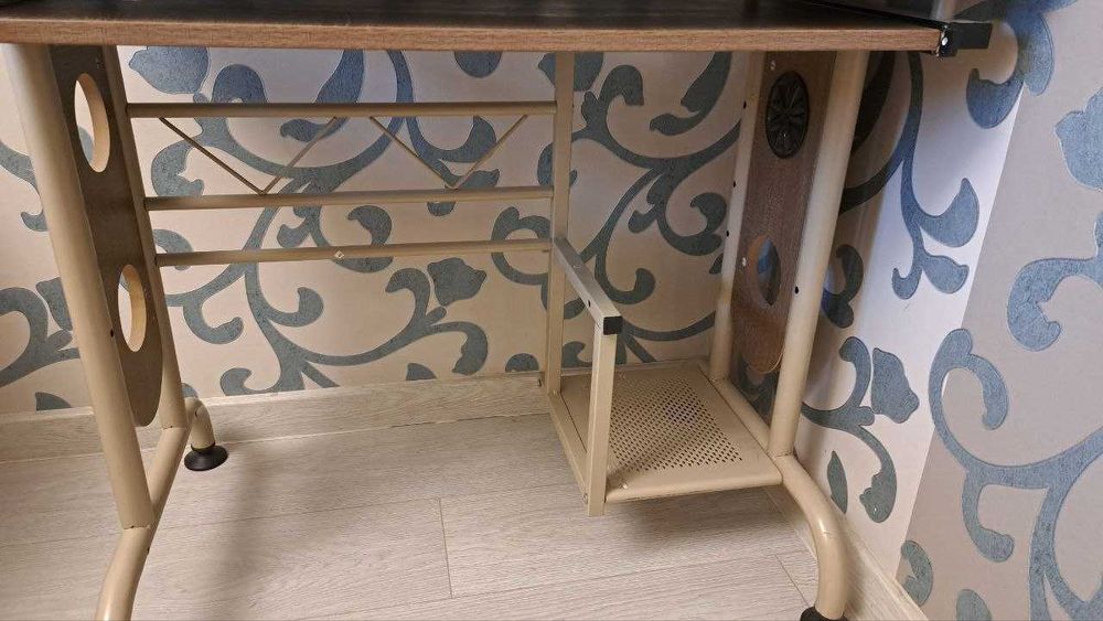 Стол компьютерный, стол рабочий