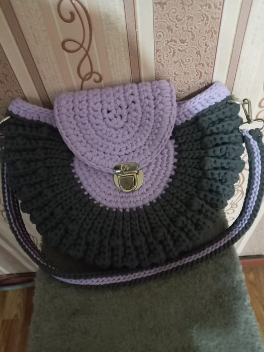 Продаются вязанные изделия можно под заказ