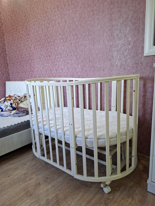Детский кровать.