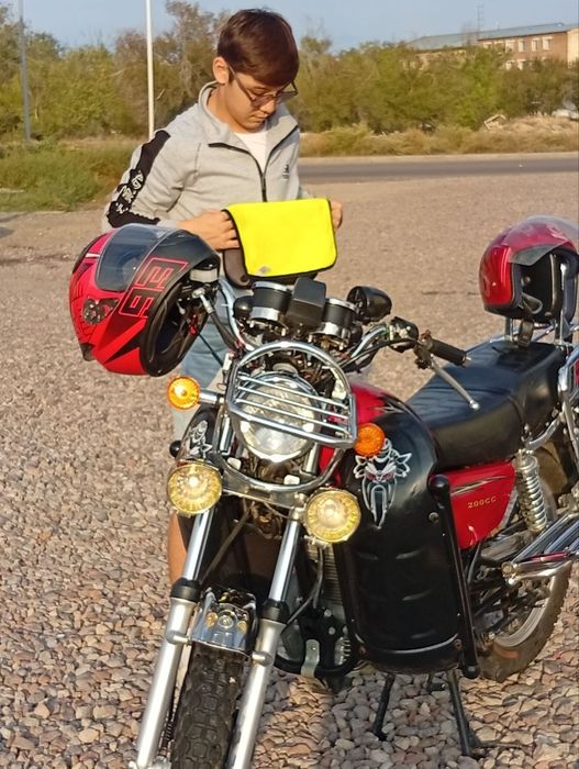 Мотоцикл GSX Suzuki 200