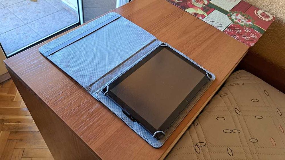 Lenovo Tab4 10 - 10.1" IPS/2GB/16 + 16GB/WiFi/ - Пълен комплект!