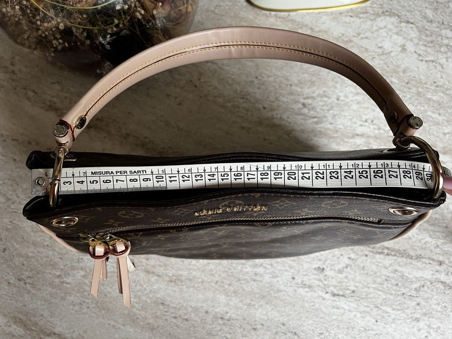 Geantă Louis Vuitton