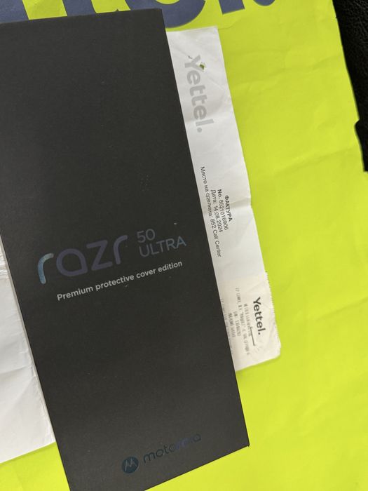 512GB Motorola Razr 50 Ultra Гаранция Yettel 2027 Blue