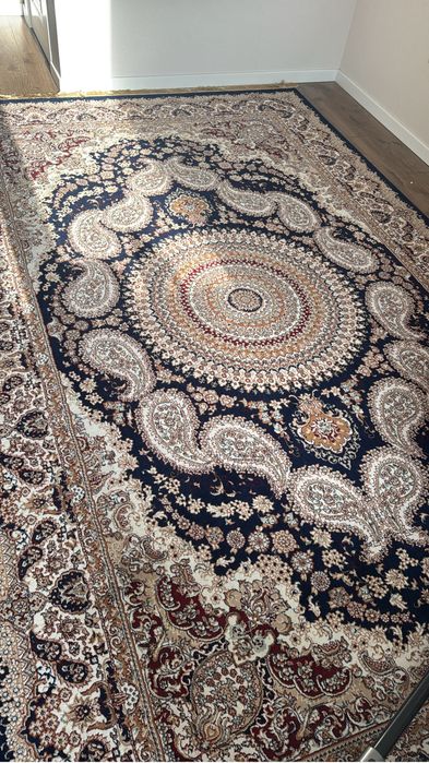 Ковер в хорошем состоянии