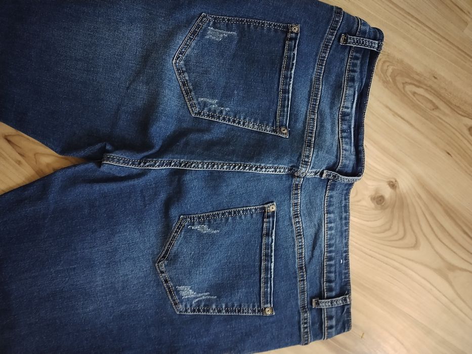 Дамски дънки- 2 хл- Нови!!