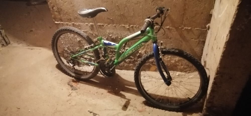 Велосипед 24" - 18  скорости.  Използуван с малки забележки!