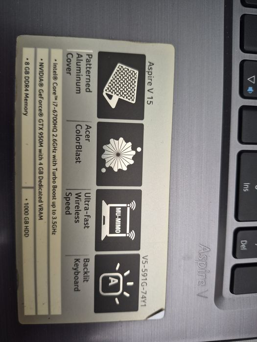 Лаптоп Acer с проблем в дъното