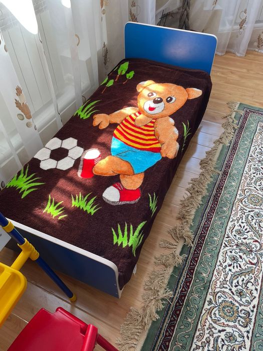 Детская кровать в отличном состояний