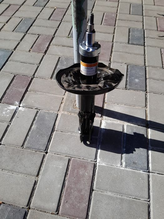 Амортизаторы RVR 94 -96г