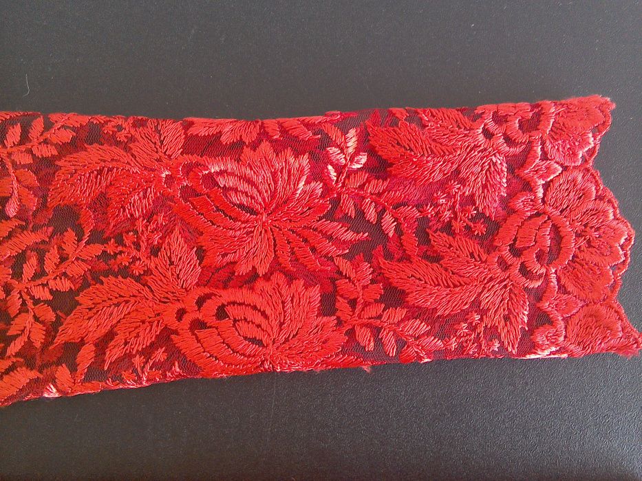 Mănuși/manșete/mâneci lungi, de dantelă roșie