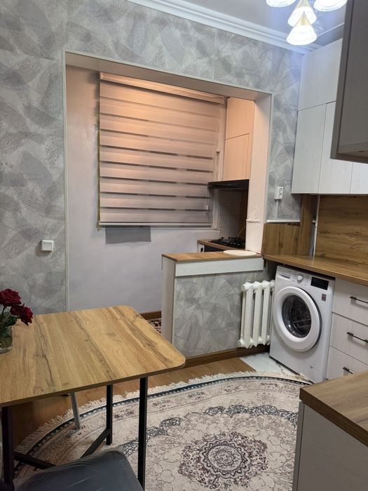 ЮНУСАБАД -4 1 комнатная квартира переделанная в двух с обстановкой