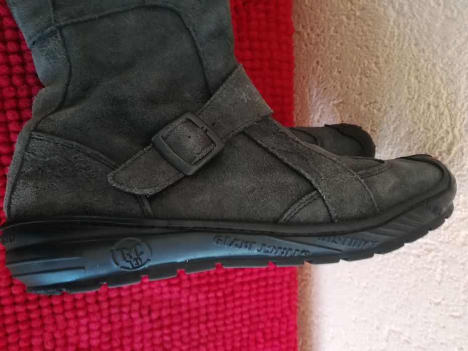 Cizme piele întoarsă nr 38 dama District