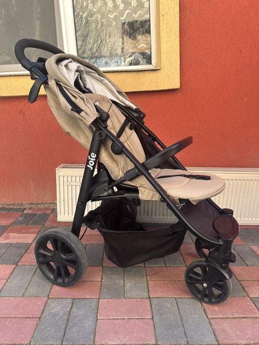 Vând carut sport Joie