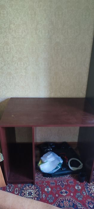 Старый компьютерный стол