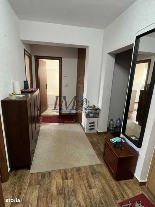 Apartament 3 camere decomandat zona Mercur