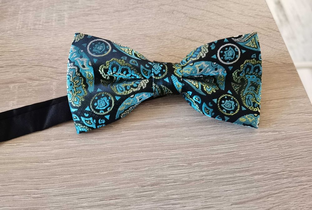 Тюркоазени мъжки папионки