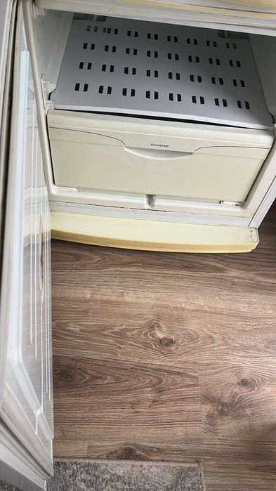 Продам Б/у Холодильник